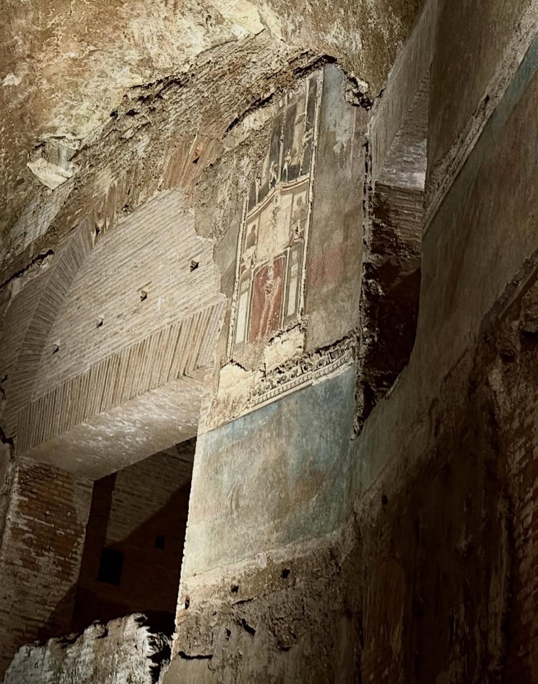 Architectural space inside the Domus Aurea