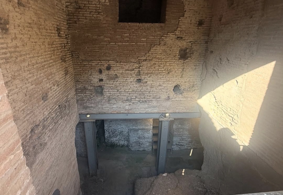 Funerary architecture inside the Tomb of the Scipios