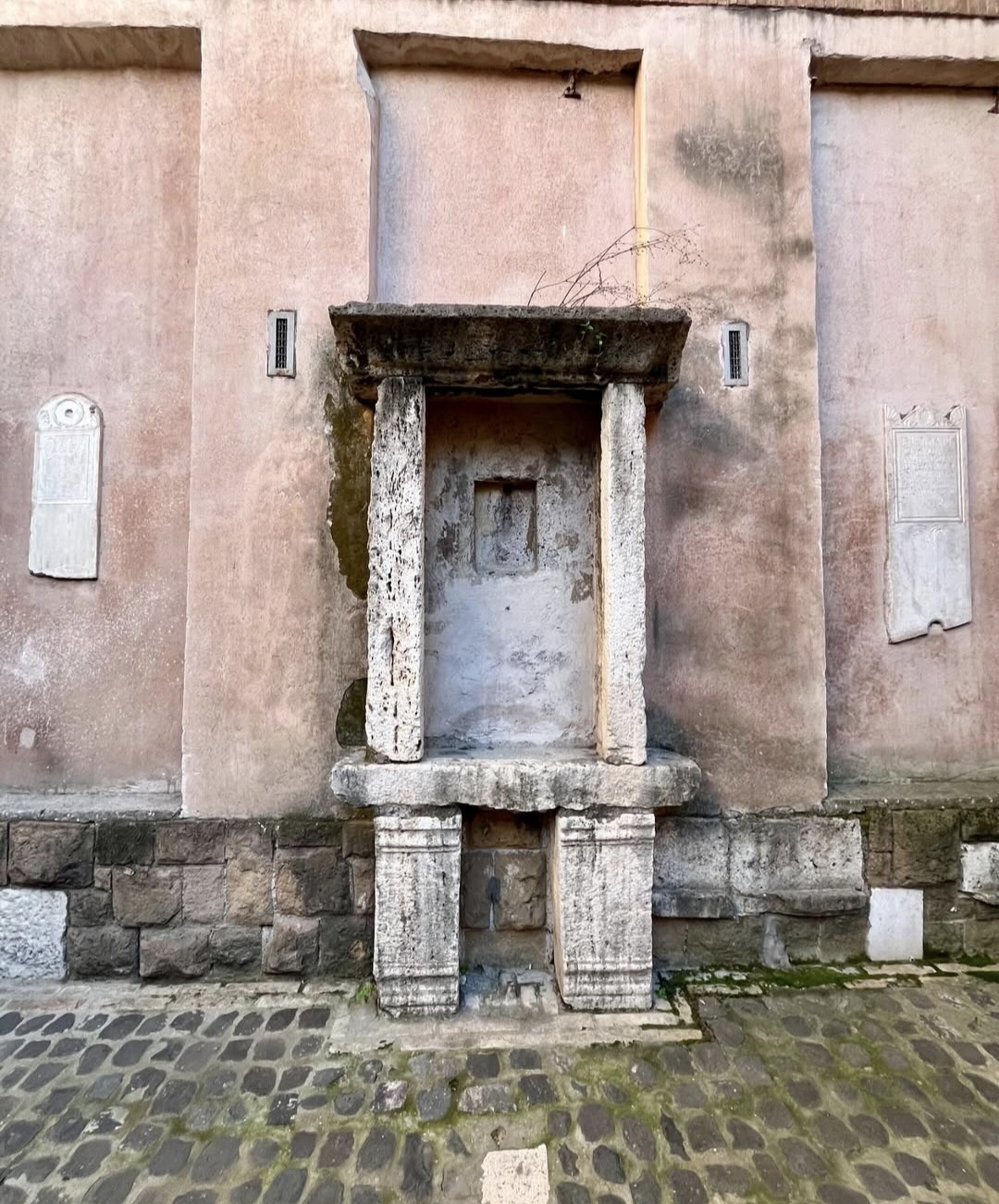 Ancient Roman tomb preserved inside the Saulo complex
