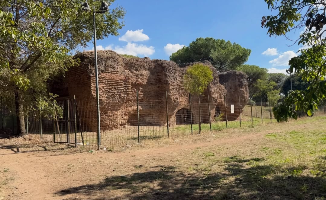 Archaeological structures in the Villa dei Gordiani park