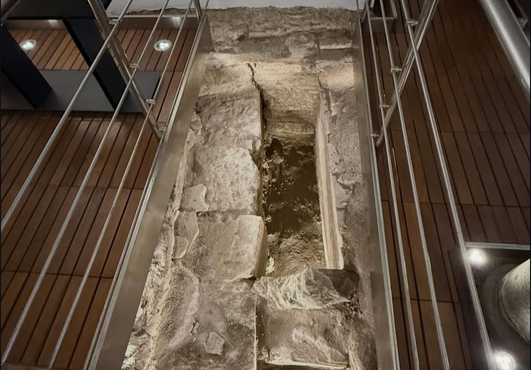 Archaeological spaces below San Bartolomeo all'Isola