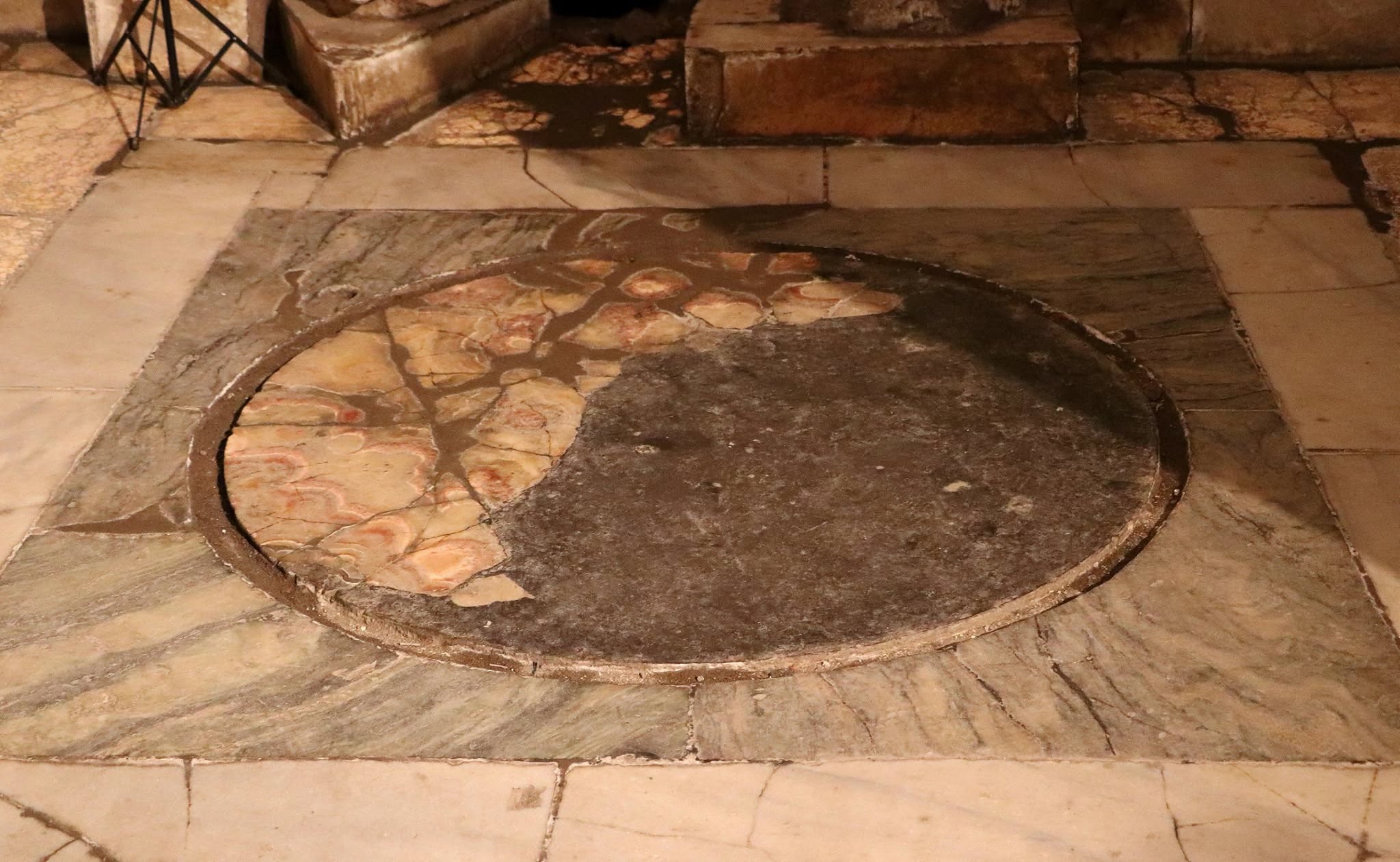 Interior architecture of the Mithraeum of the Circus Maximus